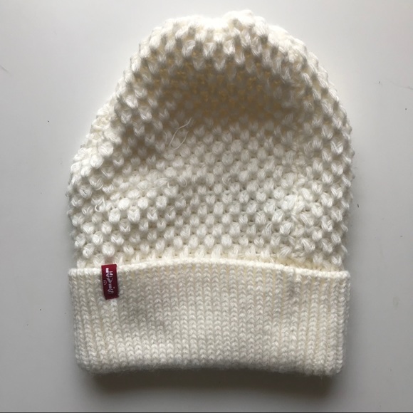 Levi's Accessories - NWOT cream soft knit levi’s beanie / hat